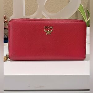 MCM LONG ZIPPERED WALLET